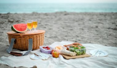 10 σνακ από το σούπερ μάρκετ που καταπολεμούν την πείνα στην παραλία χωρίς ψυγείο