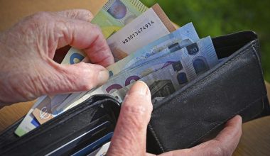 Έρχεται η «επαγγελματική ασφάλιση»! – Η κυβέρνηση μετακυλάει την ευθύνη στους εργαζόμενους: «Παίξτε τα λεφτά σας»!