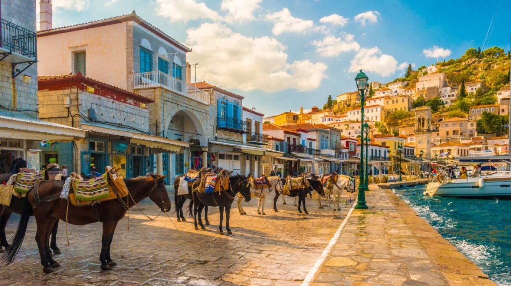 Αυτό είναι το ελληνικό νησί όπου απαγορεύονται τα αυτοκίνητα!