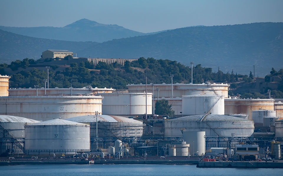 Νέα ρεκόρ για τα ελληνικά διυλιστήρια λόγω των όσων συμβαίνουν στον Κόλπο