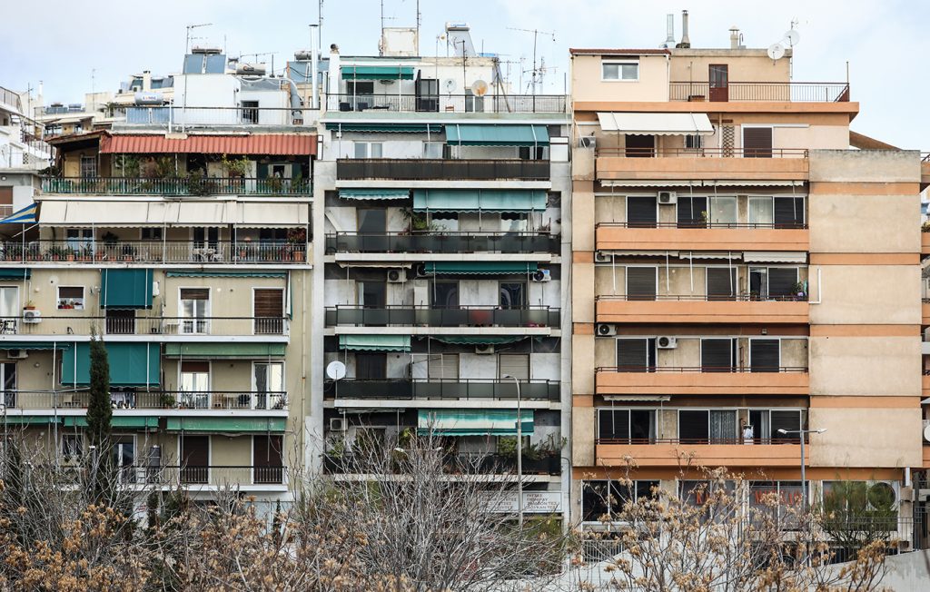 Airbnb: Λήγει η προθεσμία για τις δηλώσεις – «Έρχονται» αυστηροί έλεγχοι και πρόστιμα έως 20.000 ευρώ