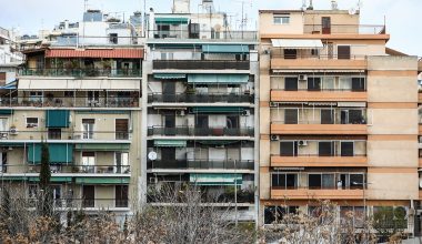 Airbnb: Λήγει η προθεσμία για τις δηλώσεις – «Έρχονται» αυστηροί έλεγχοι και πρόστιμα έως 20.000 ευρώ