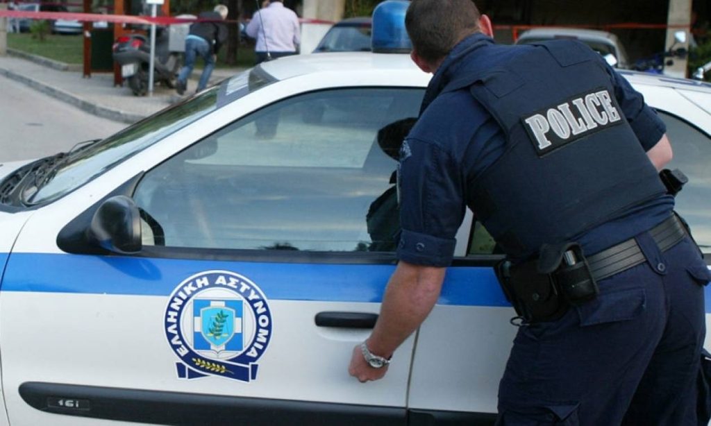 Νέα Σμύρνη: Αστυνομικοί καταγγέλλουν πως αντιδήμαρχος και δημοτικός σύμβουλος εμπόδισαν έλεγχο ανηλίκων