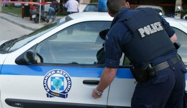 Νέα Σμύρνη: Αστυνομικοί καταγγέλλουν πως αντιδήμαρχος και δημοτικός σύμβουλος εμπόδισαν έλεγχο ανηλίκων