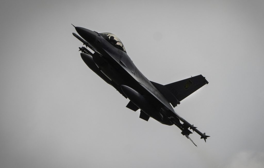 Συνετρίβη ουκρανικό F-16 κατά τη διάρκεια κατάρριψης ρωσικών drones – Σώος ο πιλότος