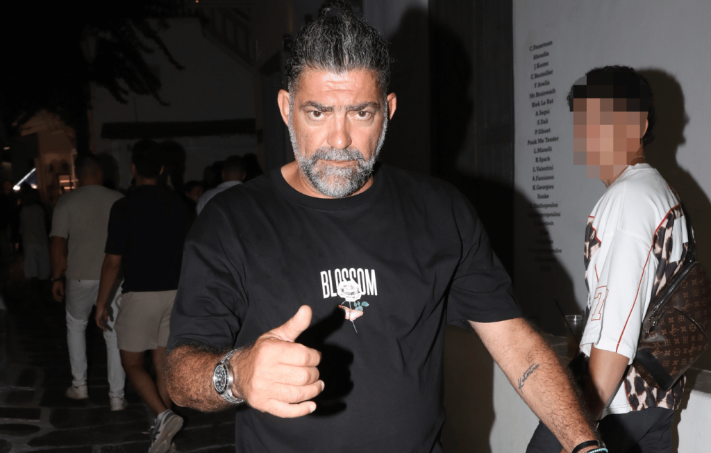 Η οργισμένη ανάρτηση του Μ.Ιατρόπουλου μετά την σύλληψη του γιου του: «Ανθρωποφάγοι – Θα είμαι δίπλα του»