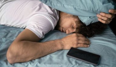 Το πρωινό λάθος που κάνουμε μόλις ξυπνήσουμε και επηρεάζει τον οργανισμό μας