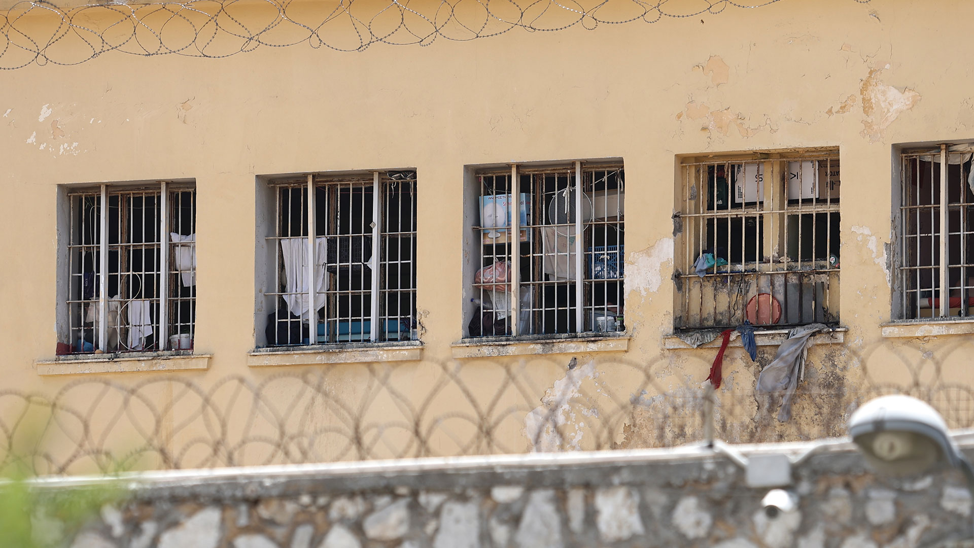 Επεισόδια στις φυλακές Κορυδαλλού: Τούρκοι έβαλαν φωτιά διαμαρτυρόμενοι για τη μεταγωγή κρατουμένου