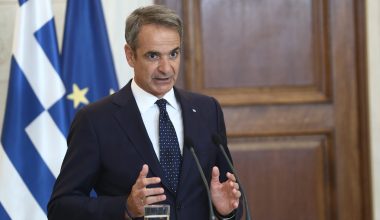 Κ.Μητσοτάκης: «Αυξάνεται στα 500 ευρώ τον μήνα το αφορολόγητο για τα ηλεκτρονικά φιλοδωρήματα»