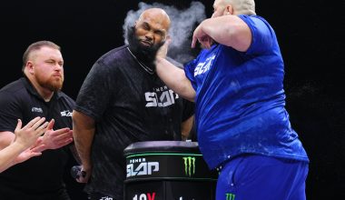 Slap fighting: Αντιπαράθεση με προσβλητικές εκφράσεις & σπρωξίματα ανάμεσα σε Ρώσο και τον Πολωνό αντίπαλό του