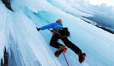 Ice Climbing: Το ακραίο άθλημα όπου οι αθλητές σκαρφαλώνουν παγωμένους καταρράκτες