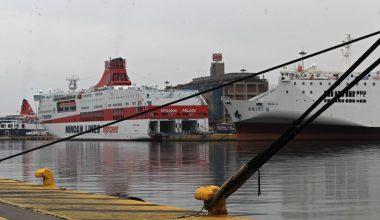 Κανονικά τα δρομολόγια των πλοίων από τα λιμάνια της Αττικής παρά τους ισχυρούς ανέμους