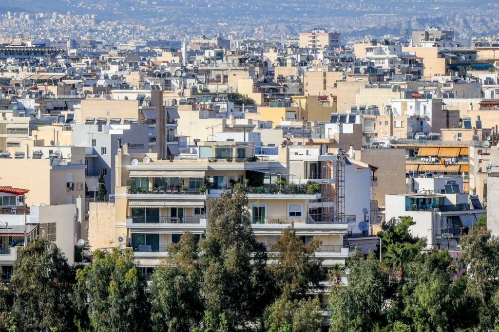 Στο «ράφι» οι νεόδμητες κατοικίες σε Αθήνα και Θεσσαλονίκη: Με ρυθμούς χελώνας η πώλησή τους