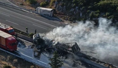 Αθηνών-Λαμίας: Σοκαριστικά πλάνα από drone της φονικής σύγκρουσης των δύο φορτηγών (φώτο-βίντεο)