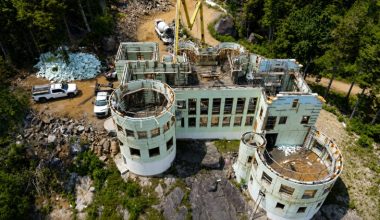 Από προγραμματιστής… έχτισε κάστρο – Έφτιαξε έπαυλη 697 τ.μ. χωρίς καμία εμπειρία (βίντεο)