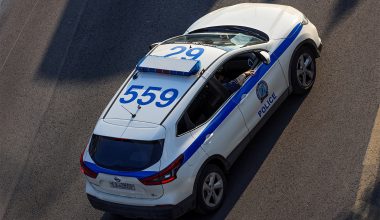 Θεσσαλονίκη: Συνελήφθησαν τρία άτομα μετά από καταδίωξη με πυροβολισμούς – Κατηγορούνται για κλοπές μετασχηματιστών