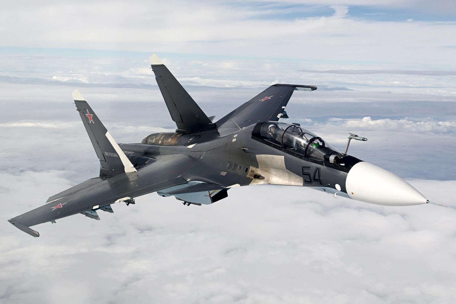 Ρωσικό Su-30SM πέρασε πάνω από κέντρο ελέγχου με Ουκρανούς χειριστές και δεν άφησε τίποτα – Δείτε βίντεο