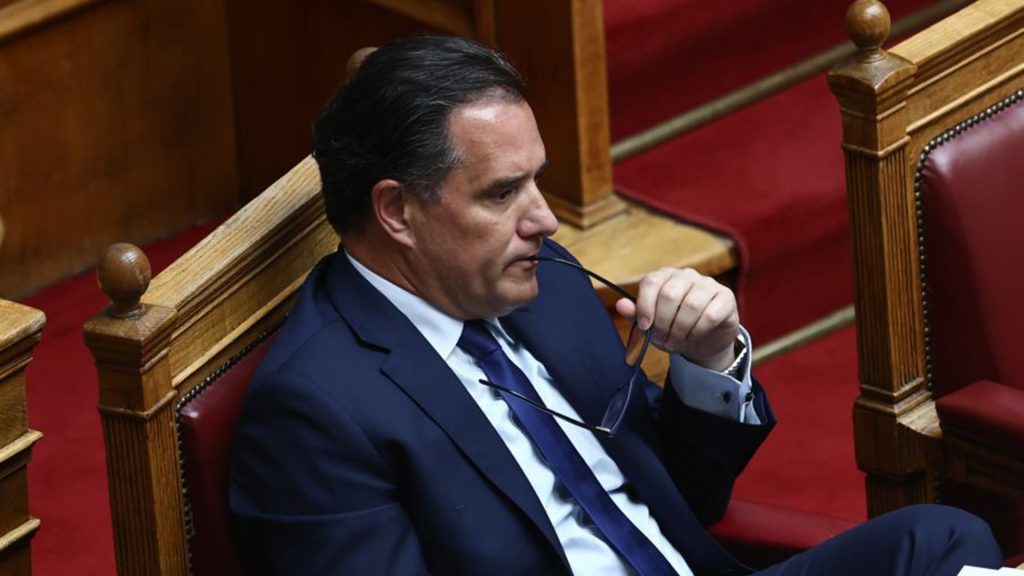 Καταγγελίες από νοσοκομειακό γιατρό κατά του Άδωνι Γεωργιάδη για φωτογραφικές αναθέσεις (εικόνες)