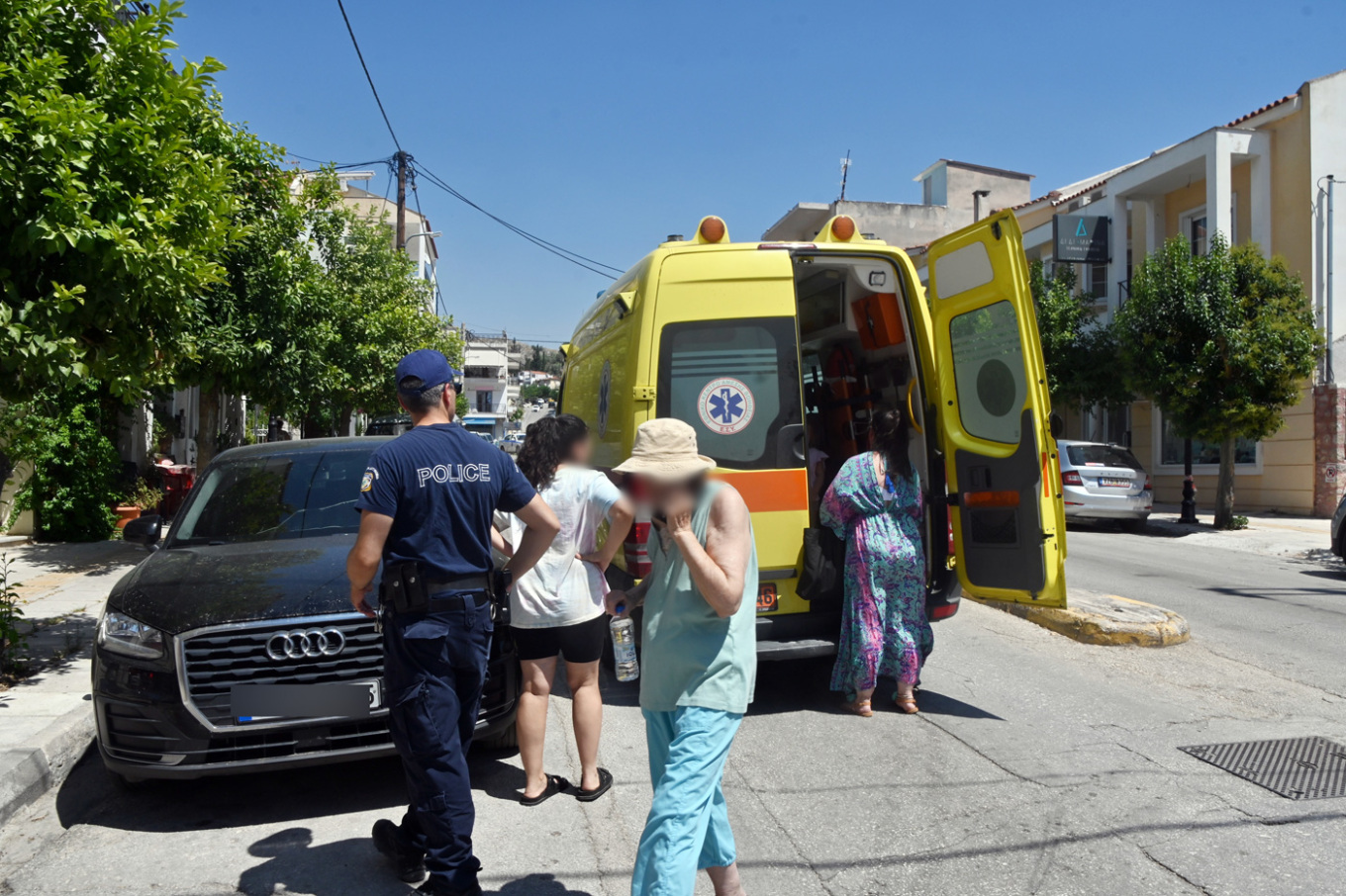 Φωτιά σε διαμέρισμα στο Ναύπλιο: Πυροσβέστες απεγκλώβισαν τους ενοίκους – Δείτε φωτογραφίες
