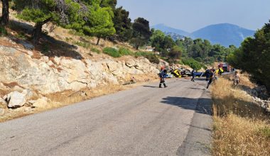 Οι πρώτες εικόνες από τα συντρίμμια του πρώτου πυροσβεστικού ελικοπτέρου – Δείτε βίντεο και φωτογραφίες