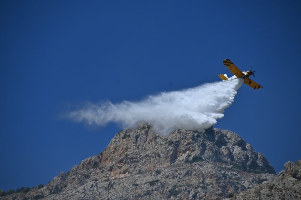 Χωρίς αεροσκάφη η προσπάθεια κατάσβεσης πυρκαγιάς σε Αττικοβοιωτία