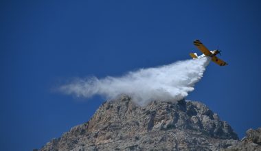 Χωρίς αεροσκάφη η προσπάθεια κατάσβεσης πυρκαγιάς σε Αττικοβοιωτία