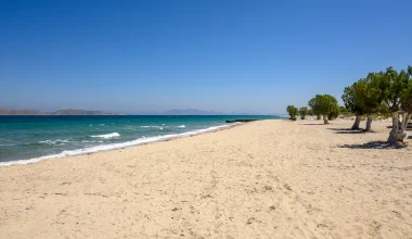 Μαρμάρι: Η παραλία με τα γαλαζοπράσινα νερά στην Κω – Τι πρέπει να γνωρίζετε πριν την επισκεφθείτε (φωτο)