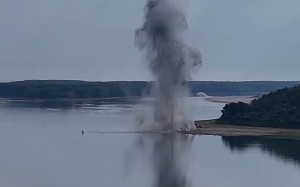 Δούναβης: Η Ρουμανία ανατίναξε βράχο με 180 κιλά εκρηκτικά για να σώσει πυρηνικό αντιδραστήρα (βίντεο)