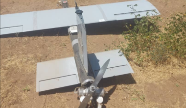 Σκηνές αρχαίας τραγωδίας στο Σουδάν: Drone σκότωσε 35 αμάχους – Δείτε τις τυλιγμένες σορούς με κουβέρτες (βίντεο)