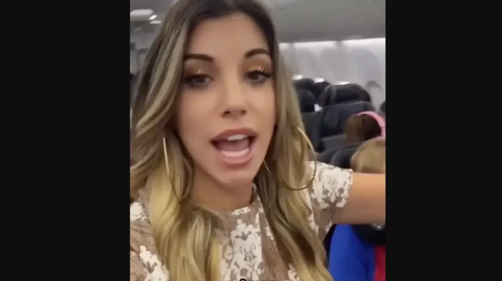 Alaska Airlines: Έδιωξαν «κακήν κακώς» από πτήση θρησκευτική influencer που μιλούσε για τον Χριστό! (βίντεο)