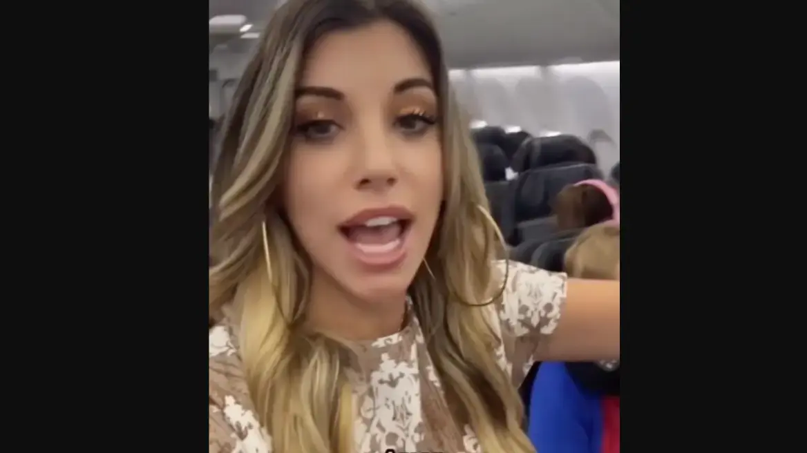 Alaska Airlines: Έδιωξαν «κακήν κακώς» από πτήση θρησκευτική influencer που μιλούσε για τον Χριστό! (βίντεο)