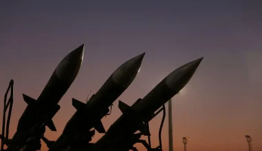 Ιρανικοί πύραυλοι και drones κτύπησαν την αμερικανική βάση Prince Sultan στη Σαουδική Αραβία (βίντεο)
