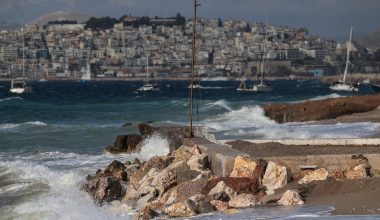 Από τα ισχυρότερα μελτέμια των τελευταίων 15 ετών «σάρωσαν» την χώρα: Έως 150 χλμ./ώρα οι ριπές