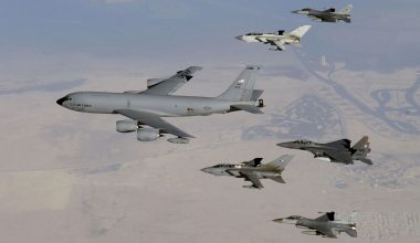Θέμα ημερών να ξεκινήσει πάλι ο πόλεμος στην Μέση Ανατολή: Οι ΗΠΑ επανεξοπλίζονται σε ισραηλινές βάσεις (εικόνες)
