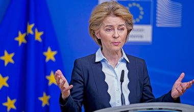 Επιστολή-μήνυμα από την Φον Ντερ Λάιεν προς τον Π.Σάντσεθ – «Η ΕΕ πρέπει να ενισχύσει τα σύνορα της»
