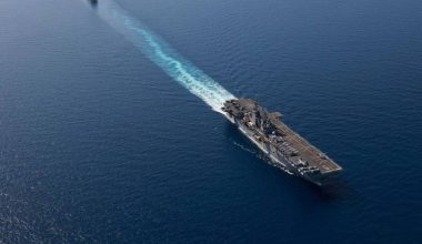 Χτύπημα των Χούθι στην Υεμένη: Βύθισαν φορτηγό πλοίο – Διασώθηκαν 14 μέλη του πληρώματος