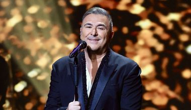 Στη Μύκονο συνεχίζει τις διακοπές του ο Αντώνης Ρέμος – Το τετ α τετ με Νίκο Κοκλώνη και Τρύφωνα Σαμαρά (βίντεο)
