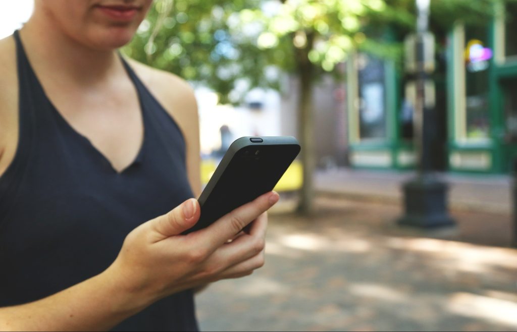 Παγκόσμια μείωση στην αγορά των smartphones: Το χειρότερο β’ τρίμηνο των τελευταίων 13 ετών – Ο λόγος