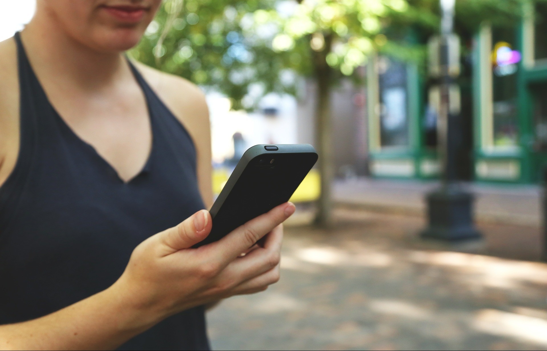 Παγκόσμια μείωση στην αγορά των smartphones: Το χειρότερο β’ τρίμηνο των τελευταίων 13 ετών – Ο λόγος