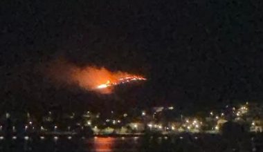 Φωτιά τώρα πάνω από το αρχαίο θέατρο Δημητριάδος