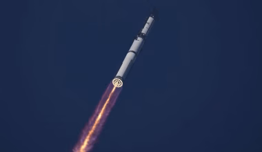 Σήμερα η συντριβή πυραύλου της SpaceX στη Σελήνη – Τι θα συμβεί μετά την πρόσκρουση