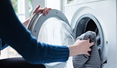«Παρελθόν» το πλύσιμο των ρούχων: Το μπλουζάκι που μπορεί να παραμείνει καθαρό για πάνω από 30 μέρες!