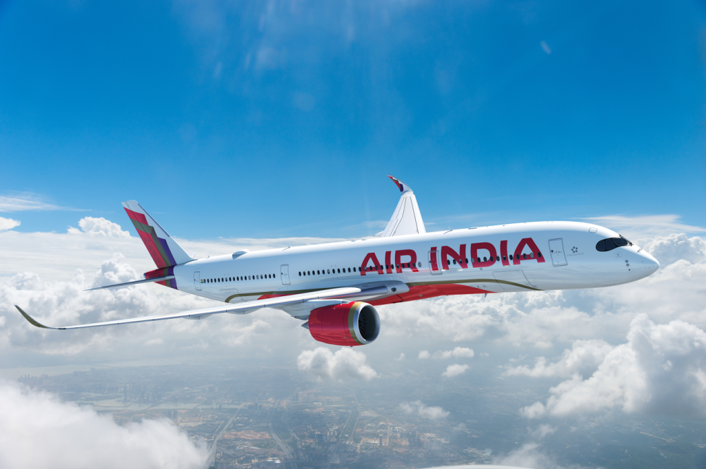 Τρόμος σε πτήση της Air India από ισχυρές αναταράξεις: Επιβάτες κτύπησαν το κεφάλι τους στην οροφή – 12 τραυματίες