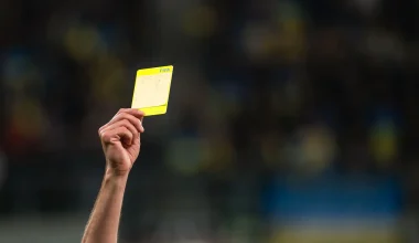 Η αλλαγή που «έρχεται» στις κίτρινες κάρτες τη νέα αγωνιστική σεζόν: Η ανακοίνωση της UEFA