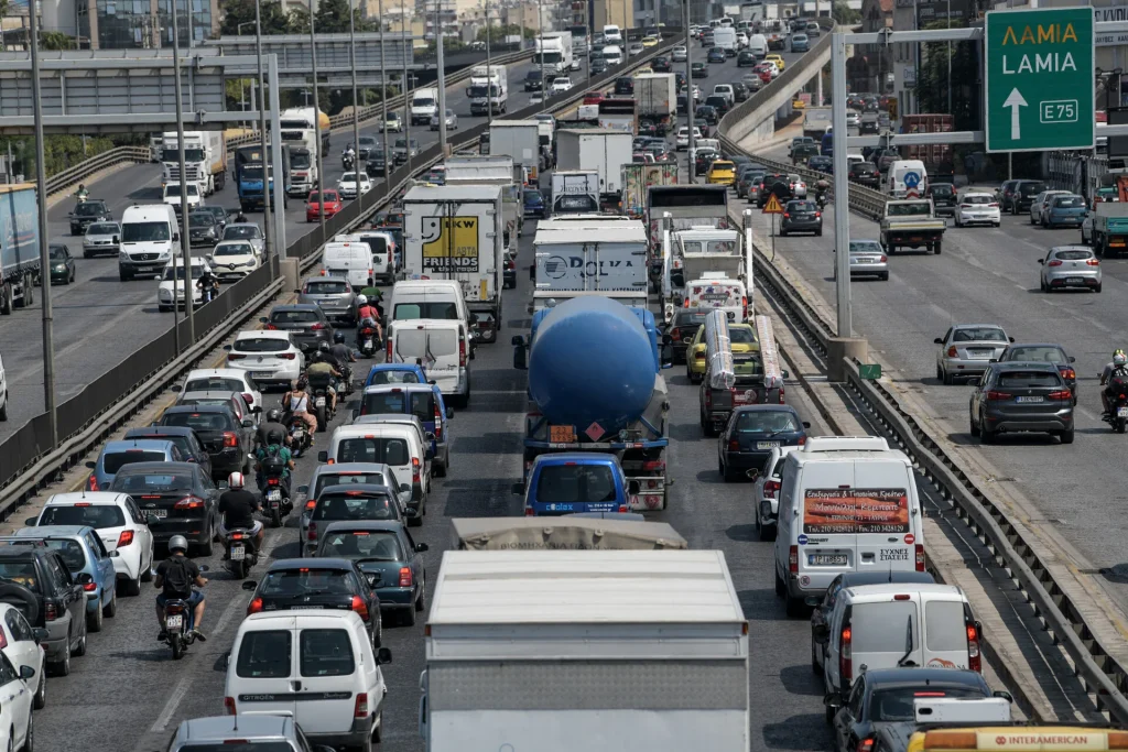 Τροχαίο σημειώθηκε στη Λεωφόρο Κηφισού στο ύψος της γέφυρας Καλυφτάκη