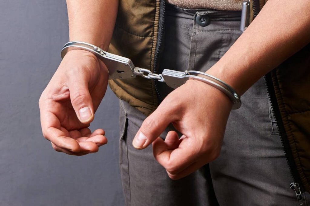 Καλλιθέα: Συνελήφθη 35χρονος Αλβανός για τον ξυλοδαρμό της πεθεράς του – Την γρονθοκόπησε στο κεφάλι