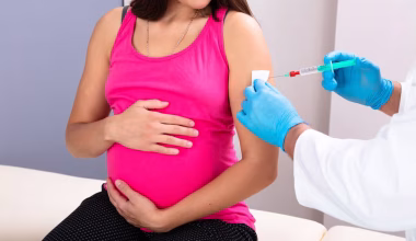 Παρενέργεια εμβολίων κατά Covid-19: «1,25 δις γυναίκες θα τεκνοποιήσουν ένα είδος ανθρώπου που δεν έχει υπάρξει μέχρι στιγμής»