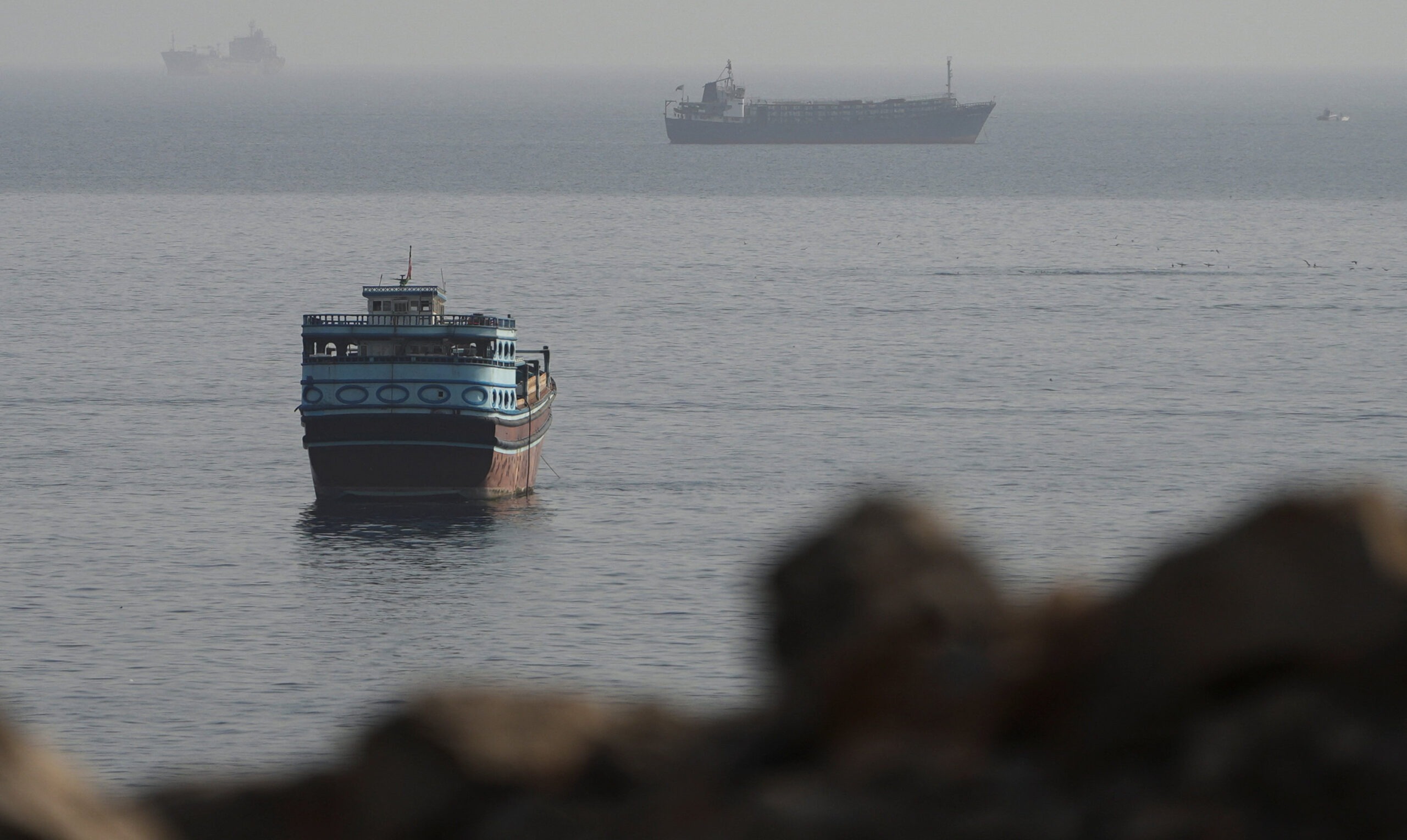 Νέες εκρήξεις κοντά σε δεξαμενόπλοιο στα Στενά του Ορμούζ: Καλά στην υγεία του το πλήρωμα