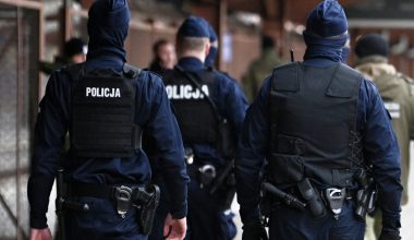 Πολωνία: Συνελήφθη Ουκρανός υπάλληλος της πρεσβείας στα σύνορα – Κατηγορείται για μεταφορά μεγάλων ποσών και χρυσού