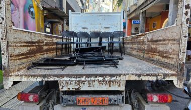 «Επιχείρηση ελεύθερα πεζοδρόμια» στην Αθήνα: Απομακρύνθηκαν παράνομα αντικείμενα από κοινόχρηστους χώρους